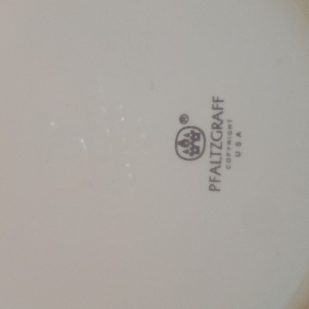 Vintage Pfaltzgraff Tea Rose Canister. Signed 2 Qt. - Picture 5 of 5
